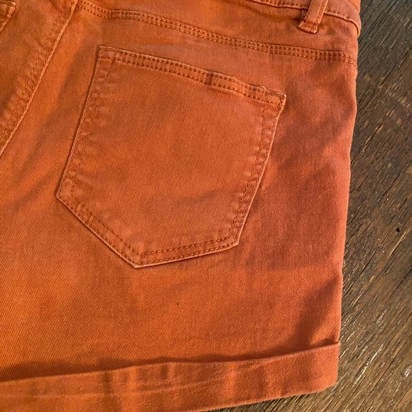 H&M Rust Colored Shorts, Size 4 - Picture 11 of 11